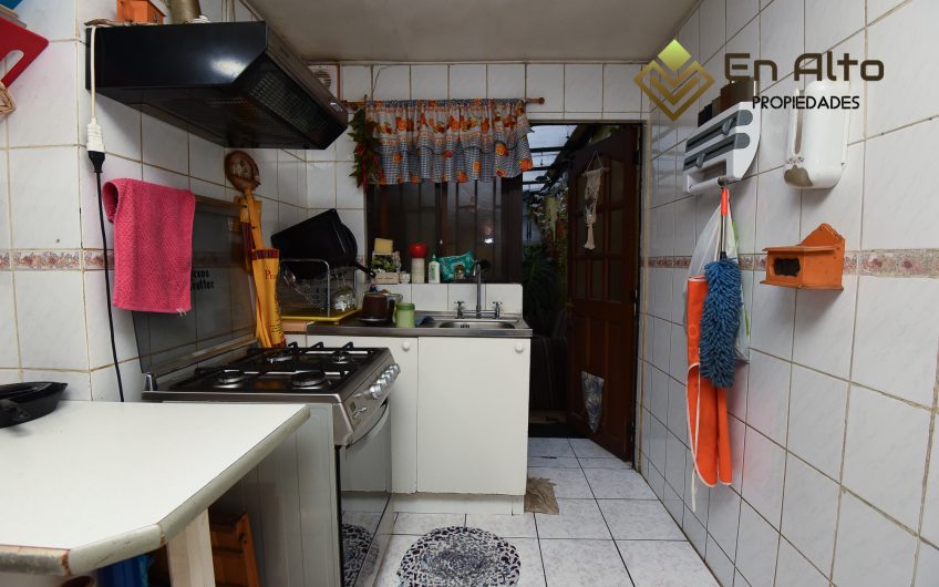 CASA ALTAMIRA- JAVIERA CARRERA/ 1 CUADRA MARTÍN LUTERO