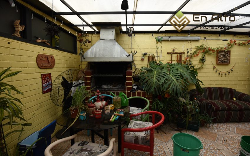 CASA ALTAMIRA- JAVIERA CARRERA/ 1 CUADRA MARTÍN LUTERO